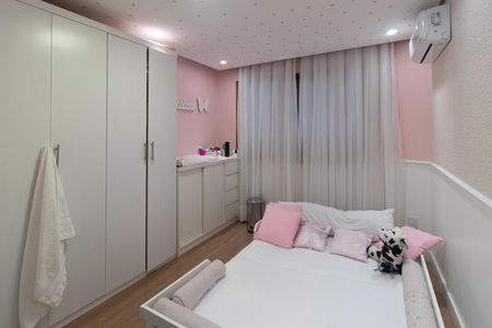 Casa de condomínio à venda com 220m², 3 quartos e 3 vagas Casa de condomínio à venda com 220m², 3 quartos e 3 vagasQuarto 2