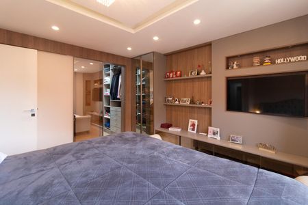 Casa de condomínio à venda com 220m², 3 quartos e 3 vagas Casa de condomínio à venda com 220m², 3 quartos e 3 vagasSuíte