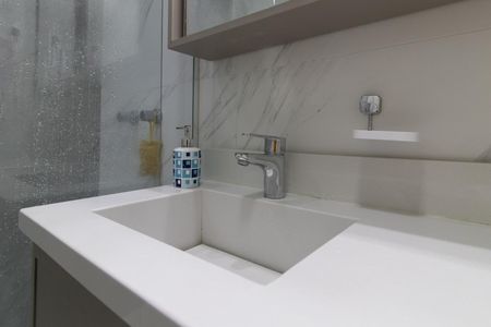 Casa de condomínio à venda com 220m², 3 quartos e 3 vagas Casa de condomínio à venda com 220m², 3 quartos e 3 vagasBanheiro Social 1