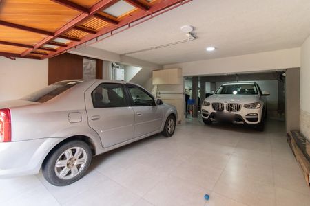 Casa de condomínio à venda com 220m², 3 quartos e 3 vagas Casa de condomínio à venda com 220m², 3 quartos e 3 vagasGaragem