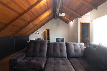 Casa de condomínio à venda com 220m², 3 quartos e 3 vagas Casa de condomínio à venda com 220m², 3 quartos e 3 vagasCobertura