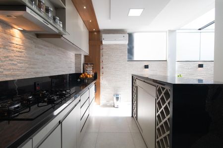 Casa de condomínio à venda com 220m², 3 quartos e 3 vagas Casa de condomínio à venda com 220m², 3 quartos e 3 vagasCozinha