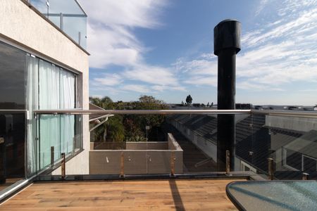 Casa de condomínio à venda com 220m², 3 quartos e 3 vagas Casa de condomínio à venda com 220m², 3 quartos e 3 vagasTerraço