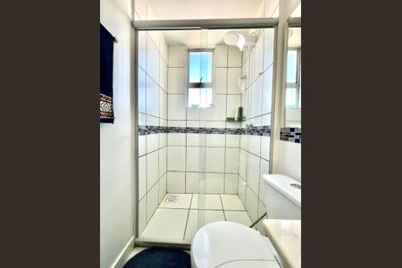 Apartamento à venda com 69m², 2 quartos e 1 vaga Apartamento à venda com 69m², 2 quartos e 1 vagaBanheiro Social