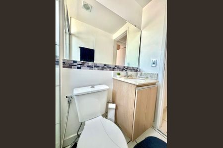 Apartamento à venda com 69m², 2 quartos e 1 vaga Apartamento à venda com 69m², 2 quartos e 1 vagaBanheiro Social