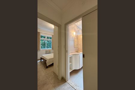 Apartamento à venda com 47m², 1 quarto e sem vaga Apartamento à venda com 47m², 1 quarto e sem vagaBanheiro social - corredor de acesso