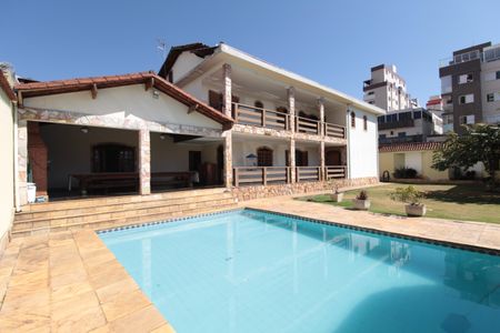 Casa para alugar com 580m², 6 quartos e 4 vagasÁrea comum