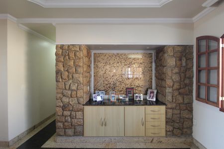 Casa para alugar com 580m², 6 quartos e 4 vagasSala de TV