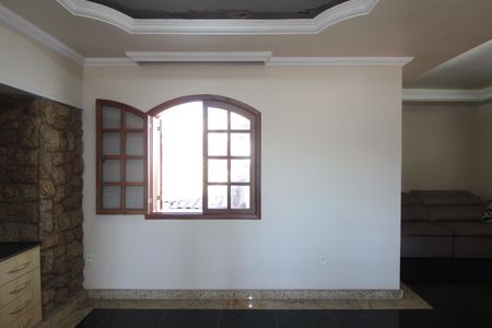 Casa para alugar com 580m², 6 quartos e 4 vagasSala de TV