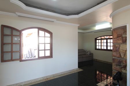 Casa para alugar com 580m², 6 quartos e 4 vagasSala de TV