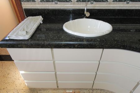 Casa para alugar com 580m², 6 quartos e 4 vagasBanheiro da Suíte 1