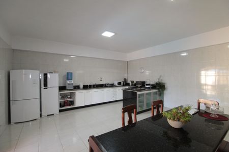 Casa para alugar com 580m², 6 quartos e 4 vagasCozinha 1