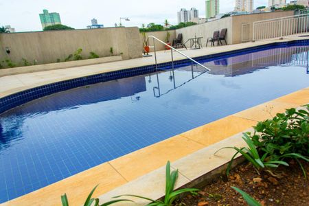 Apartamento à venda com 73m², 2 quartos e 2 vagas Apartamento à venda com 73m², 2 quartos e 2 vagasÁrea comum - Piscina