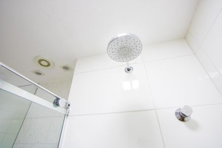 Apartamento à venda com 73m², 2 quartos e 2 vagas Apartamento à venda com 73m², 2 quartos e 2 vagasBanheiro social