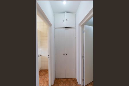 Apartamento à venda com 41m², 1 quarto e sem vagaCorredor - Armário