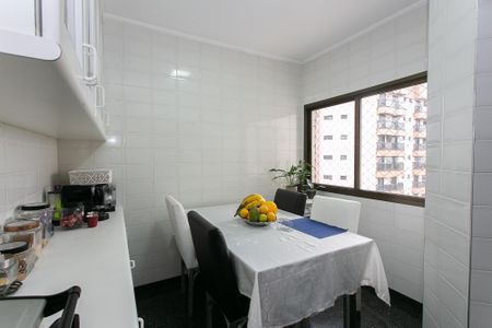 Apartamento à venda com 160m², 4 quartos e 2 vagas Apartamento à venda com 160m², 4 quartos e 2 vagasCozinha