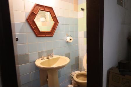 Casa para alugar com 278m², 4 quartos e 2 vagasBanheiro 2