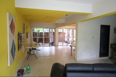 Casa para alugar com 278m², 4 quartos e 2 vagasEspaço festas