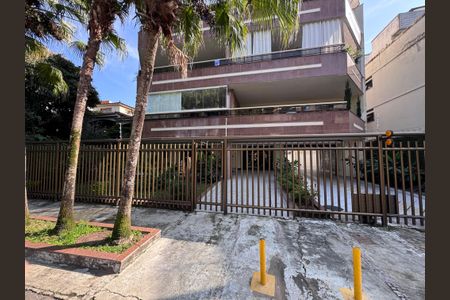 Apartamento à venda com 110m², 3 quartos e 1 vaga Apartamento à venda com 110m², 3 quartos e 1 vagaFachada
