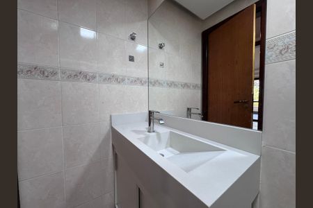 Apartamento à venda com 110m², 3 quartos e 1 vaga Apartamento à venda com 110m², 3 quartos e 1 vagaBanheiro Social