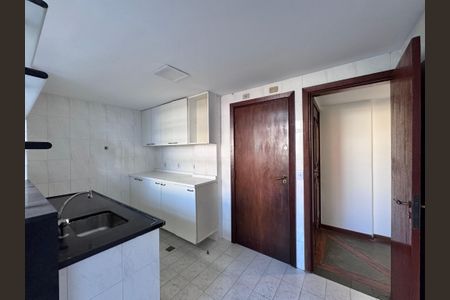 Apartamento à venda com 110m², 3 quartos e 1 vaga Apartamento à venda com 110m², 3 quartos e 1 vagaCozinha e Área de Serviço