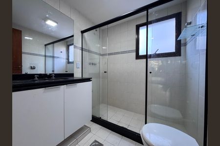 Apartamento à venda com 110m², 3 quartos e 1 vaga Apartamento à venda com 110m², 3 quartos e 1 vagaBanheiro da Suíte