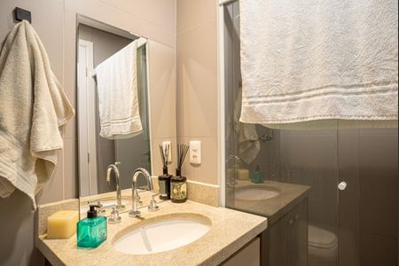 Apartamento à venda com 64m², 2 quartos e 1 vagaBanheiro Social