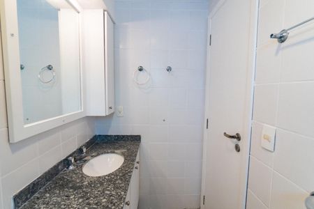 Apartamento à venda com 63m², 2 quartos e 2 vagas Apartamento à venda com 63m², 2 quartos e 2 vagasBanheiro da Suíte