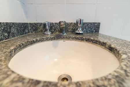 Apartamento à venda com 63m², 2 quartos e 2 vagas Apartamento à venda com 63m², 2 quartos e 2 vagasBanheiro Social