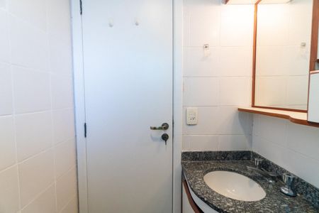 Apartamento à venda com 63m², 2 quartos e 2 vagas Apartamento à venda com 63m², 2 quartos e 2 vagasBanheiro Social
