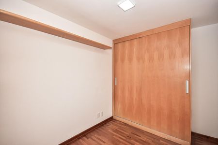 Apartamento à venda com 68m², 3 quartos e 2 vagasQuarto 2