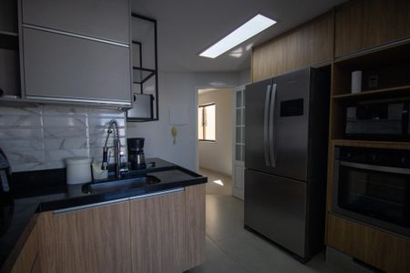 Apartamento à venda com 240m², 2 quartos e 2 vagas Apartamento à venda com 240m², 2 quartos e 2 vagasCozinha e Área de Serviço