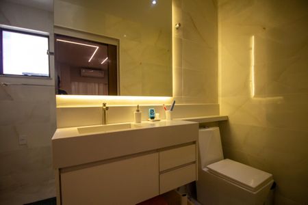 Apartamento à venda com 240m², 2 quartos e 2 vagas Apartamento à venda com 240m², 2 quartos e 2 vagasBanheiro da Suíte 1