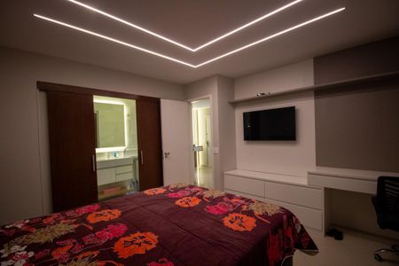 Apartamento à venda com 240m², 2 quartos e 2 vagas Apartamento à venda com 240m², 2 quartos e 2 vagasSuíte 1