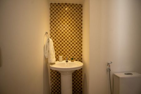 Apartamento à venda com 240m², 2 quartos e 2 vagas Apartamento à venda com 240m², 2 quartos e 2 vagasLavabo