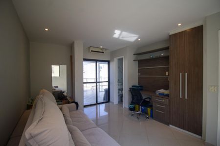 Apartamento à venda com 240m², 2 quartos e 2 vagas Apartamento à venda com 240m², 2 quartos e 2 vagasSuíte 2