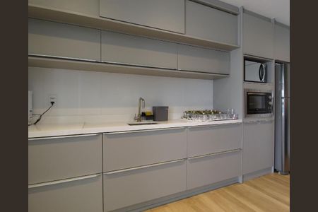 Cozinha de apartamento à venda com 1 quarto, 33m² em Indianópolis, São Paulo