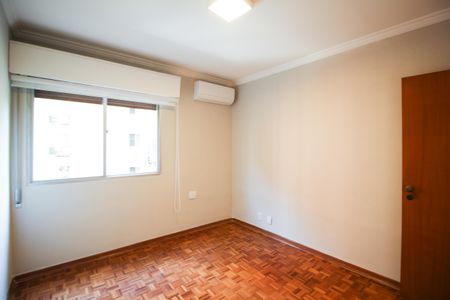 Quarto 1 de apartamento para alugar com 4 quartos, 176m² em Moema, São Paulo