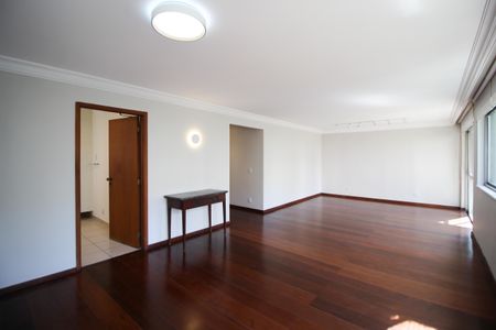 Sala de apartamento para alugar com 4 quartos, 176m² em Moema, São Paulo