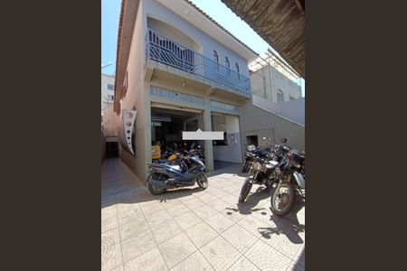 Casa à venda com 326m², 3 quartos e 3 vagas Casa à venda com 326m², 3 quartos e 3 vagasFoto 03