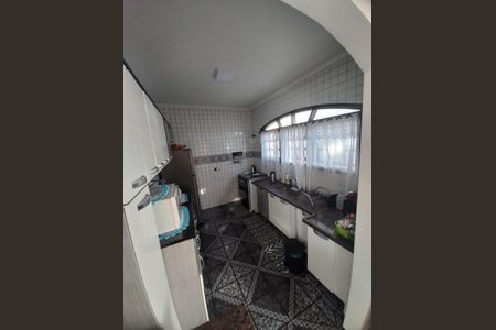 Casa à venda com 326m², 3 quartos e 3 vagas Casa à venda com 326m², 3 quartos e 3 vagasFoto 17