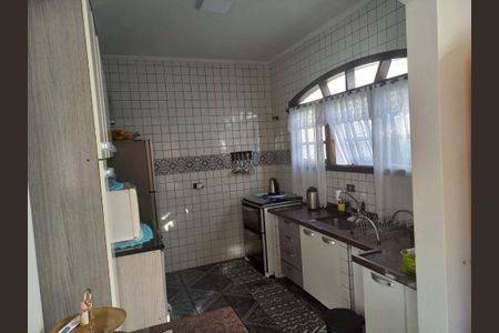 Casa à venda com 326m², 3 quartos e 3 vagas Casa à venda com 326m², 3 quartos e 3 vagasFoto 02