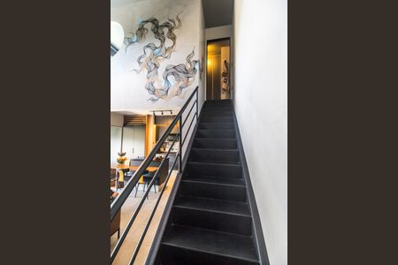 Apartamento à venda com 82m², 1 quarto e 2 vagasEscada