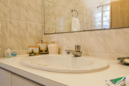 Casa para alugar com 140m², 3 quartos e 1 vaga Casa para alugar com 140m², 3 quartos e 1 vagaBanheiro da Suíte 1