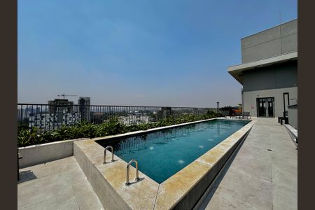 Studio à venda com 25m², 1 quarto e sem vagaÁrea comum - Piscina
