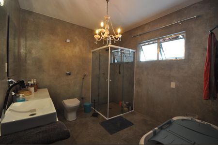 Casa à venda com 400m², 3 quartos e 1 vagaBanheiro 1