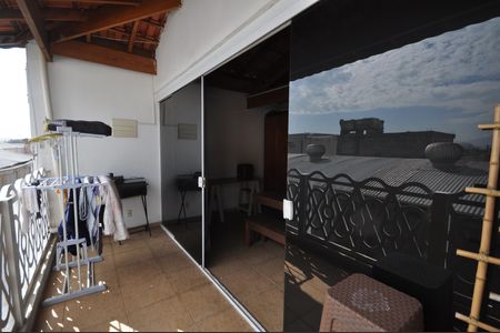 Casa à venda com 400m², 3 quartos e 1 vagaSacada do Espaço Gourmet