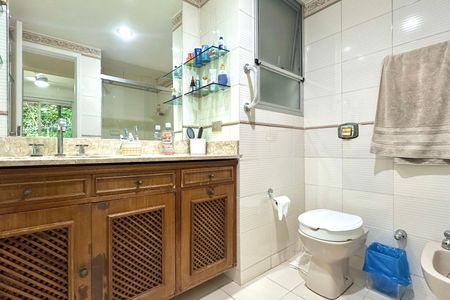 Apartamento à venda com 140m², 4 quartos e 2 vagas Apartamento à venda com 140m², 4 quartos e 2 vagasBanheiro da Suíte 2