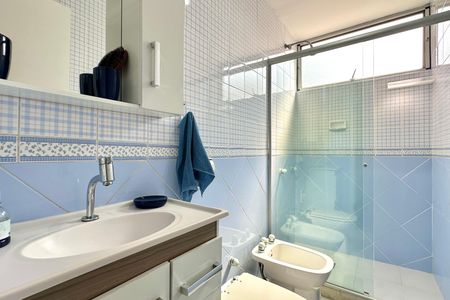 Apartamento à venda com 140m², 4 quartos e 2 vagas Apartamento à venda com 140m², 4 quartos e 2 vagasBanheiro da Suíte 1