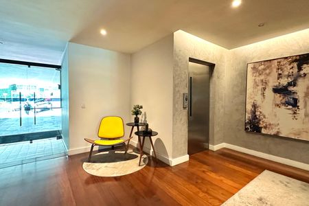 Apartamento à venda com 140m², 4 quartos e 2 vagas Apartamento à venda com 140m², 4 quartos e 2 vagasEntrada